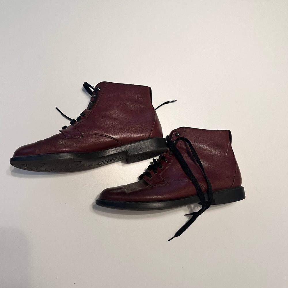 Women’s Leather Lace-up Booties